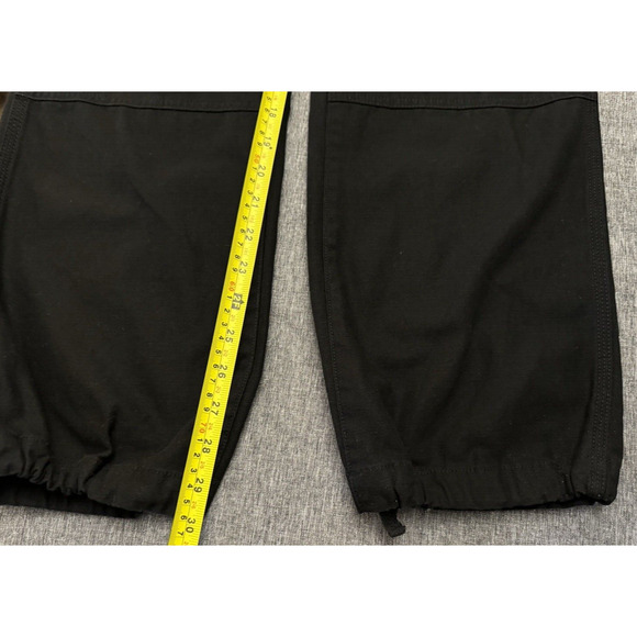 Aritzia TNA Cargo Pants Women's Size 6 Black Tapered Leg 6 Pockets Utility - Picture 5 of 8